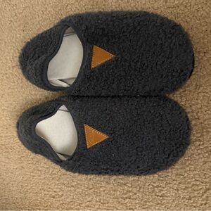 Cozy adult Fleece Slippers - Gray